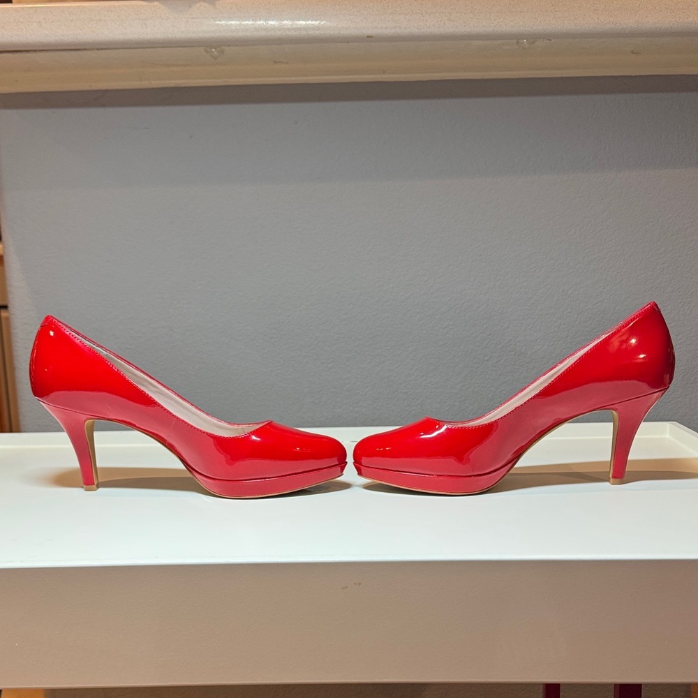Vince Camuto Glossy Red Heels - Picture 4 of 4